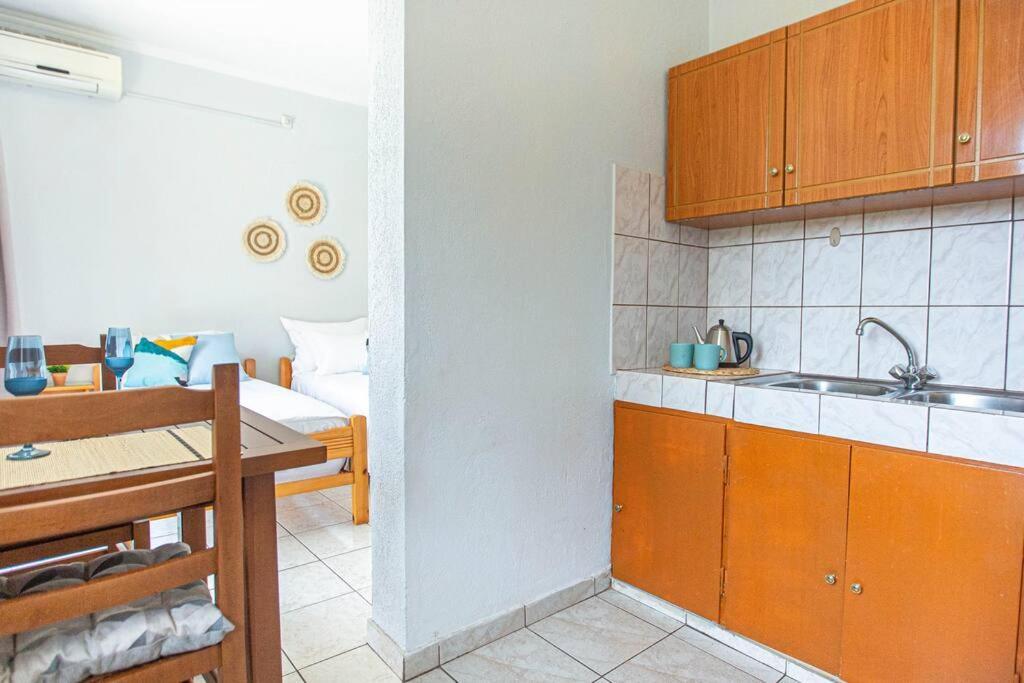 Appartement Blue Maraci 2 - Sea View, Kitchen, Beach Access à Himarë Extérieur photo